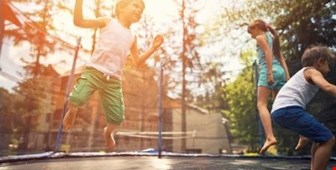 ترامپولین برای چه سنی مناسب است؟